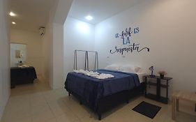 Surfo House Hotel & Hostel