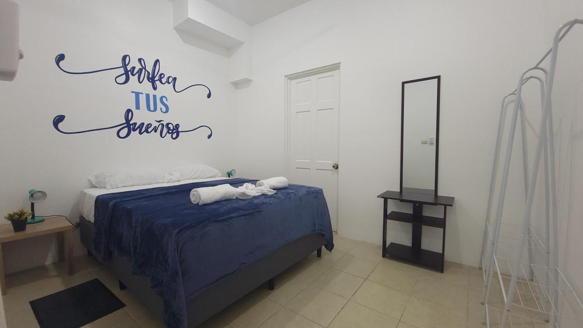 Surfo House Hotel & Hostel Tamarindo Exterior photo