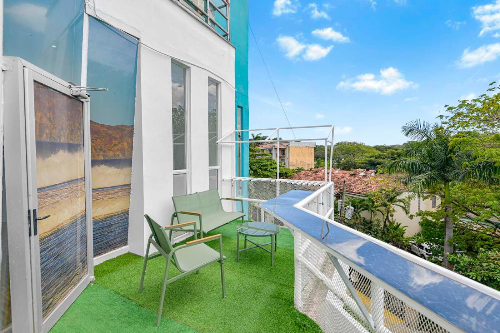 Surfo House Hotel & Hostel Tamarindo Exterior photo