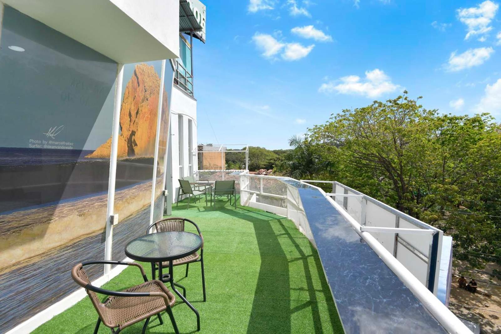Surfo House Hotel & Hostel Tamarindo Exterior photo